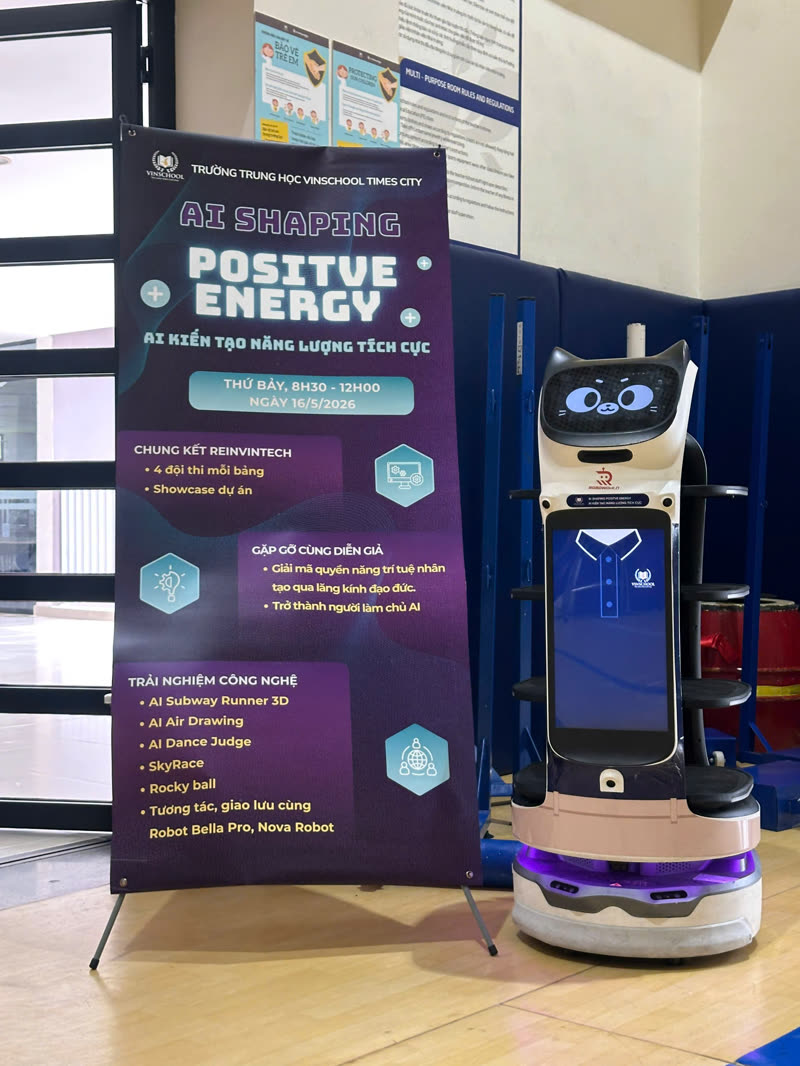 Robot tương tác tại sự kiện AI Vinschool